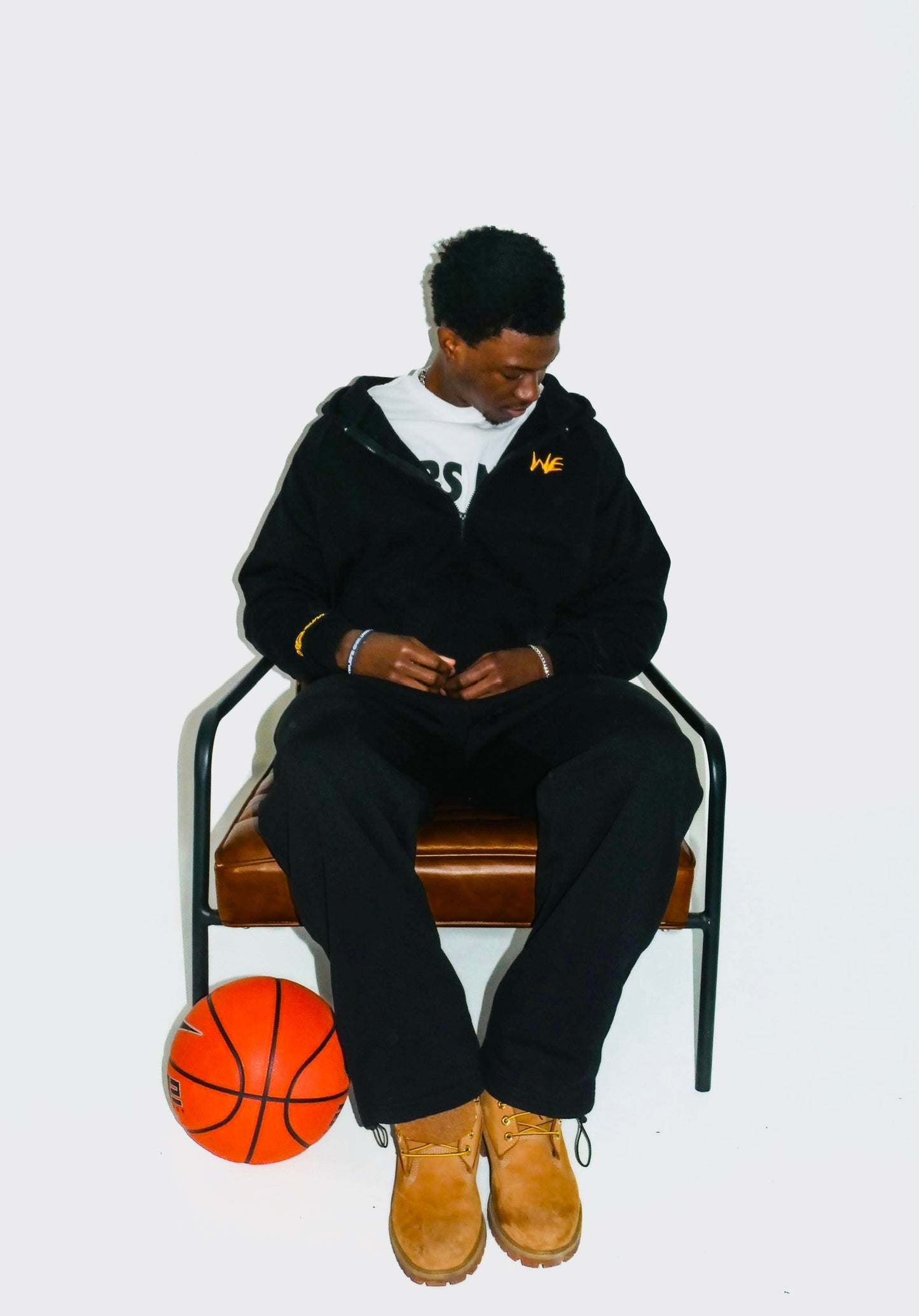 WE ESSENTIAL HOODIE