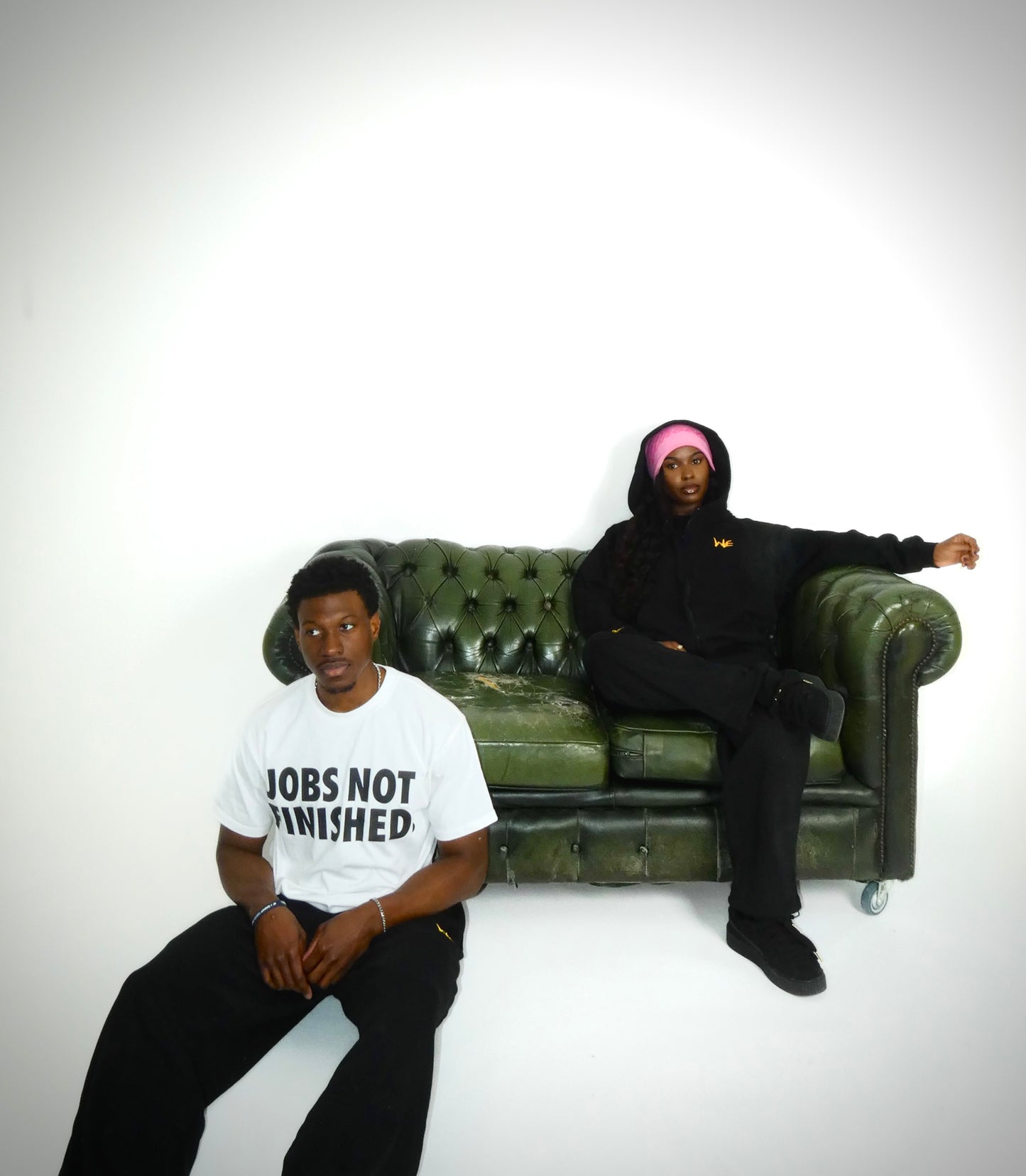 WE ESSENTIAL HOODIE